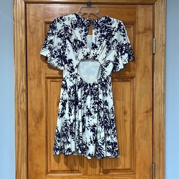 Floral Fit and Flare Dress Blue and Ivory Size Small - Picture 3 of 7